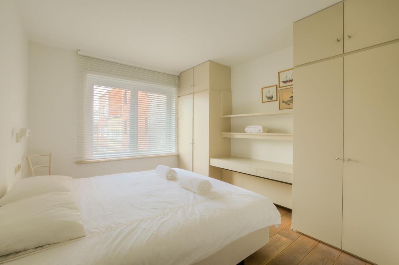Apartment Appartementen Op De Zeedijk In Knokke Op De 3E En 4E Verdieping Van Logie Marie