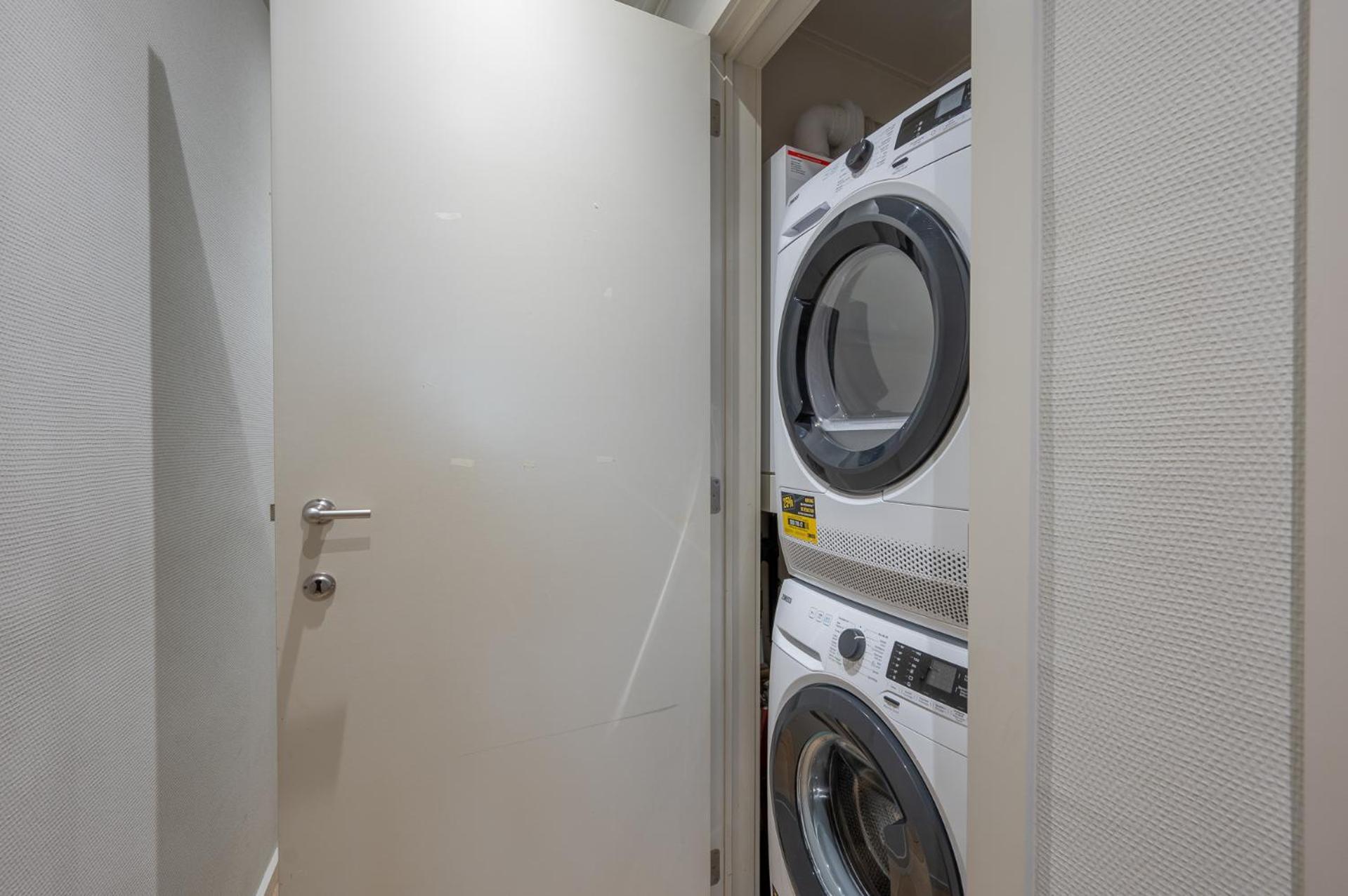 Appartementen Op De Zeedijk In Knokke Op De 3E En 4E Verdieping Van Logie Marie Apartment