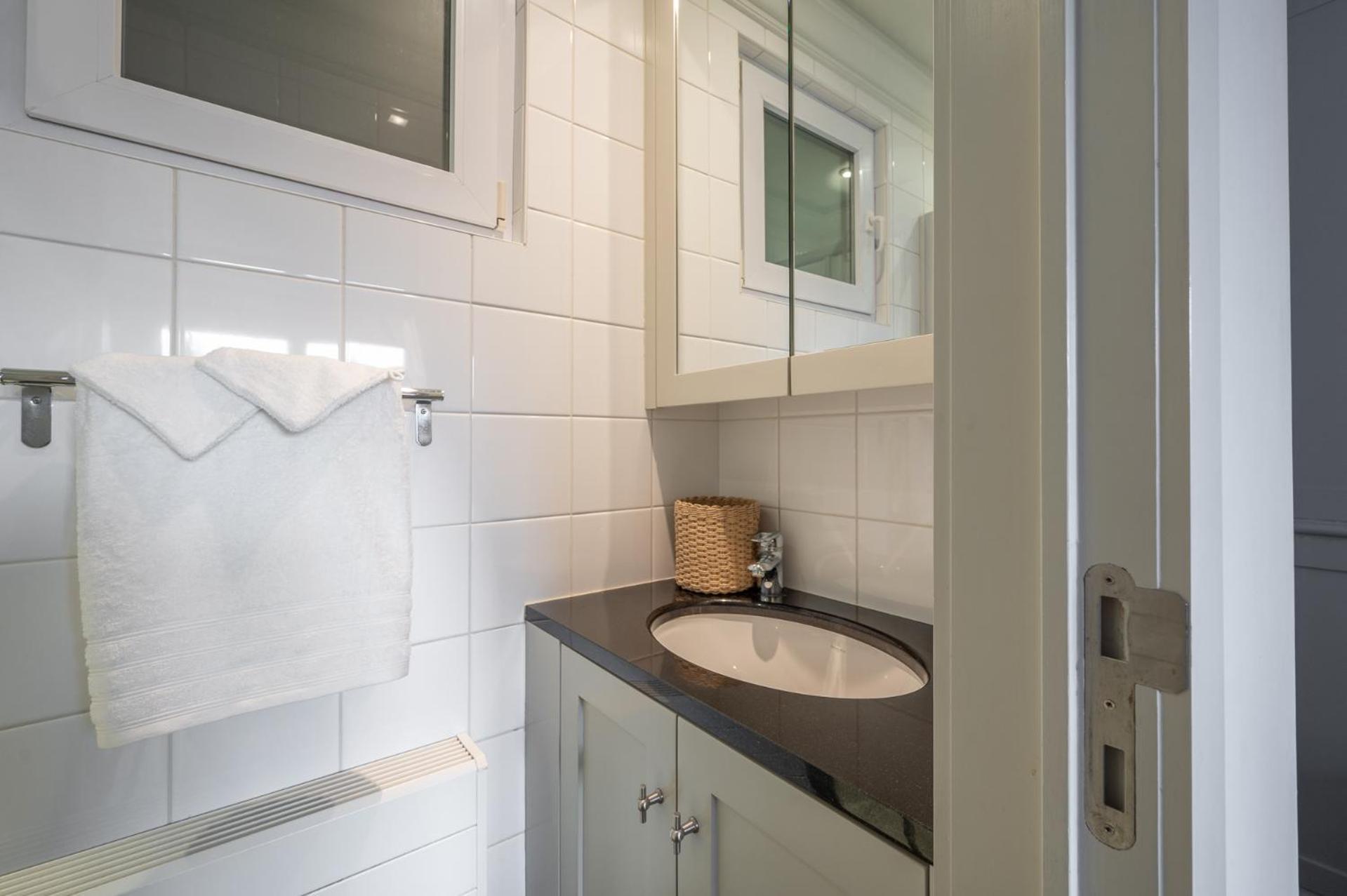 Apartment Appartementen Op De Zeedijk In Knokke Op De 3E En 4E Verdieping Van Logie Marie