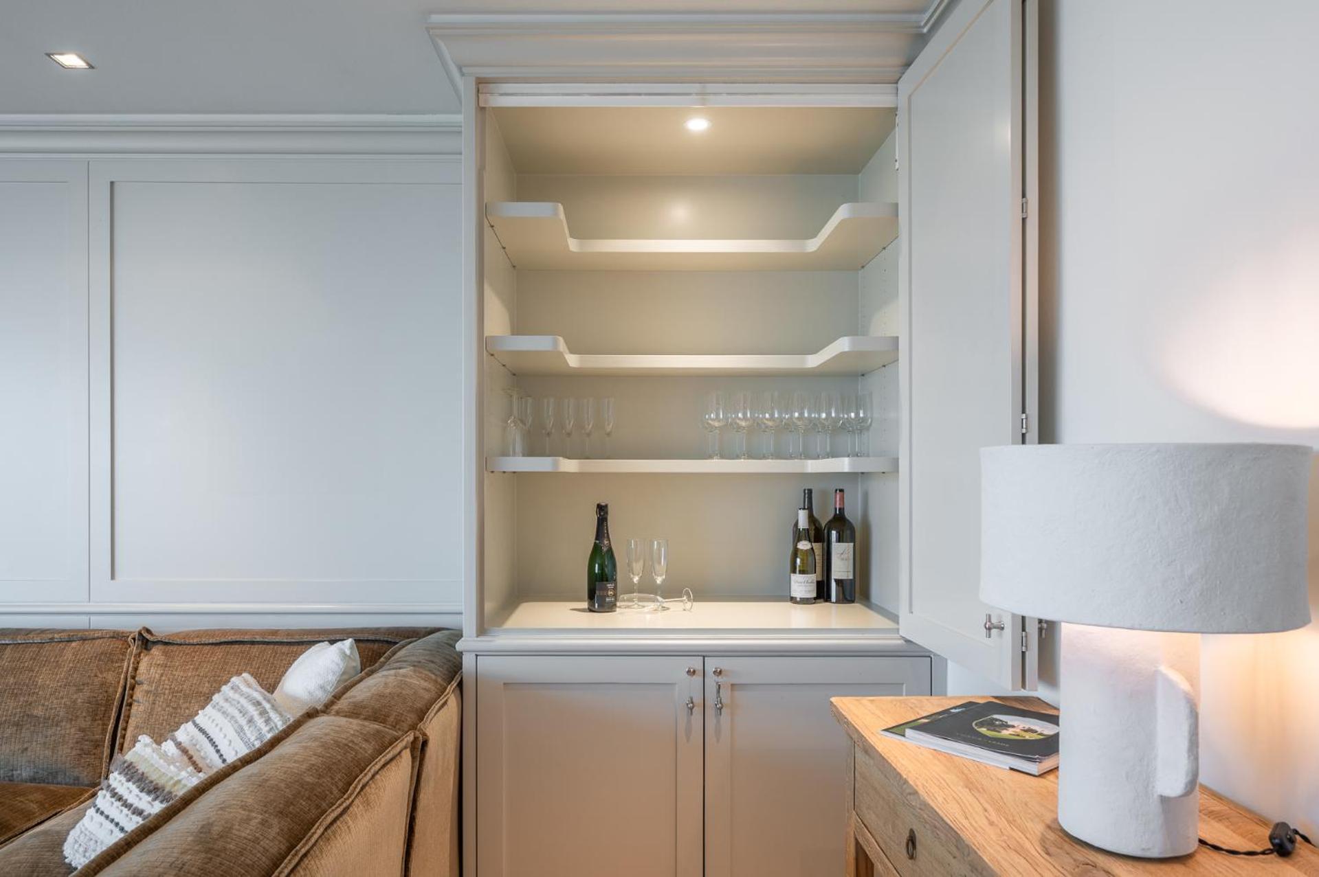 Apartment Appartementen Op De Zeedijk In Knokke Op De 3E En 4E Verdieping Van Logie Marie *