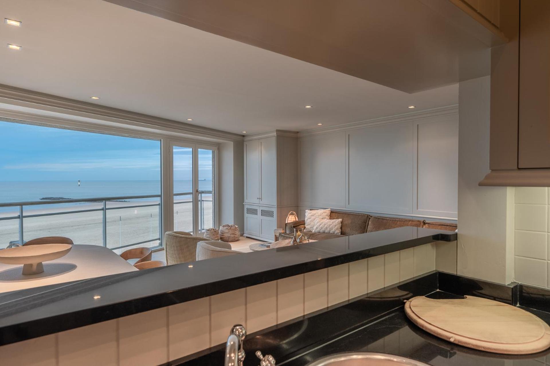 Appartementen Op De Zeedijk In Knokke Op De 3E En 4E Verdieping Van Logie Marie Apartment *
